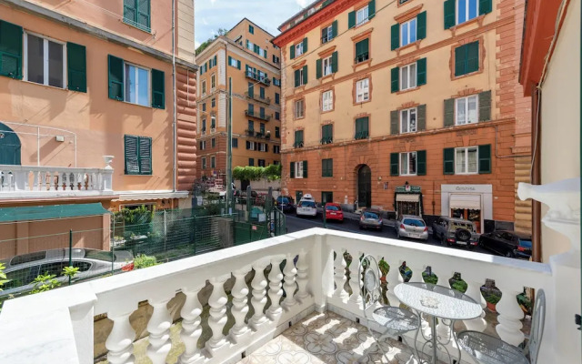 Central Apartment In Genova