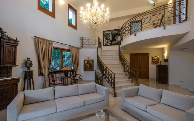 Mansion by Estia