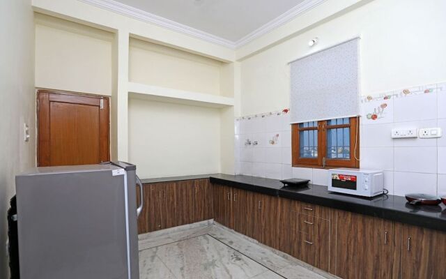 OYO 9878 Home Cozy 3BHK Geetanjali Hospital