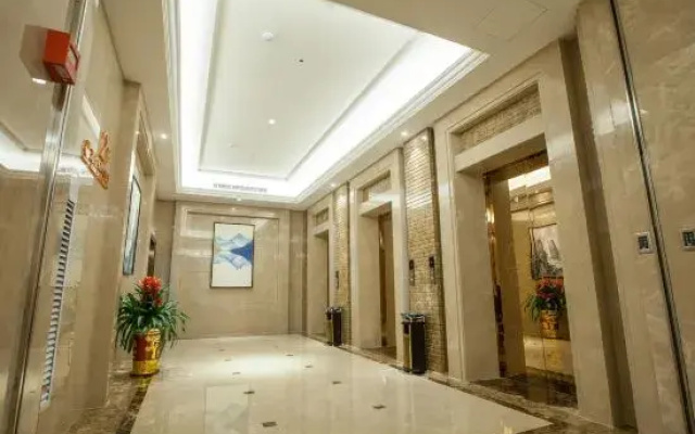 Justin Hotel