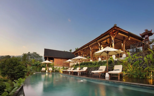 Devani Resort Sidemen