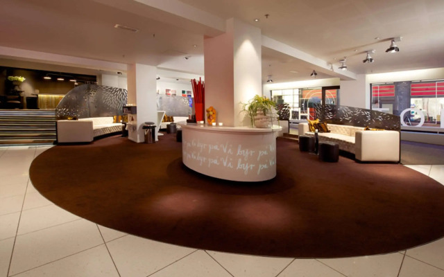 Home Hotel Folketeateret