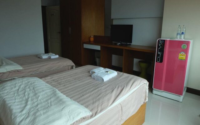 Charoenporn Hotel