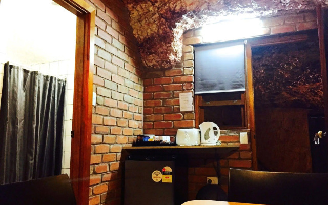 The Lookout Cave Underground Motel