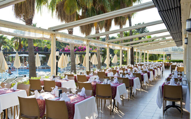 Trendy Palm Beach (Adults Only, 16+)