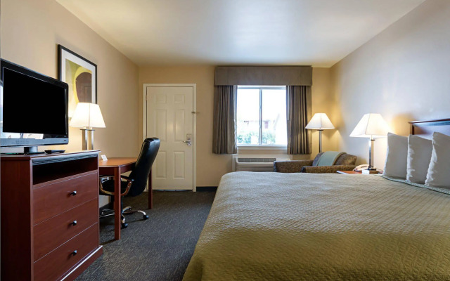 Motel 6 Junction, Texas - Llano River