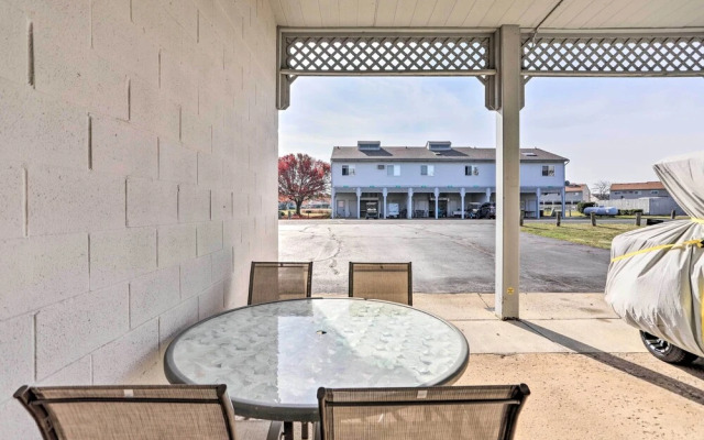 Quaint Couple's Escape: Pool, Near Lake Erie!