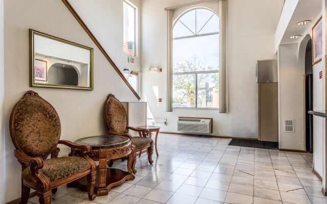 Econo Lodge Inn & Suites Albuquerque East I-40 Eubank Exit