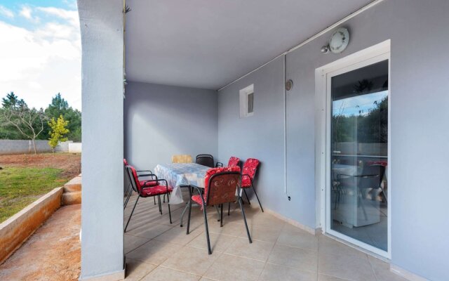 Enticing Apartment in Vir near Seabeach
