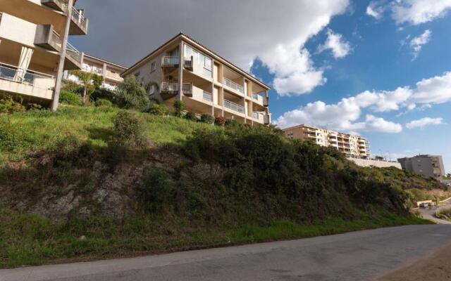 U Nidu - à Ajaccio, Magnifique appartement 4 couchages vue mer