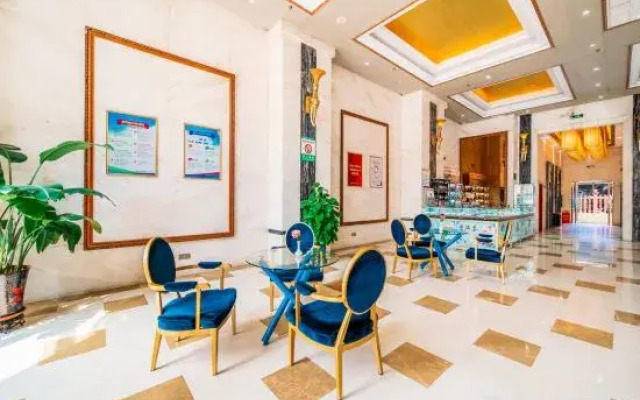 Coconut Rhyme Golden Dragon Hotel (Qionghai Yinhai Road Flagship)