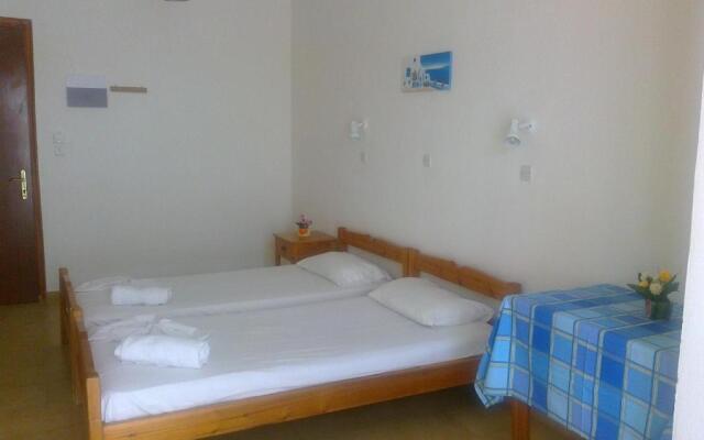 Nikos 2 Studios & Apartments
