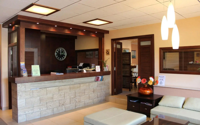 Philoxenia Hotel & Studios