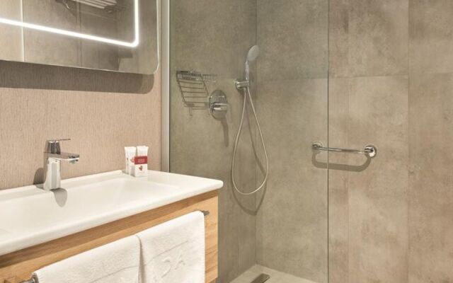 Ramada by Wyndham Tire