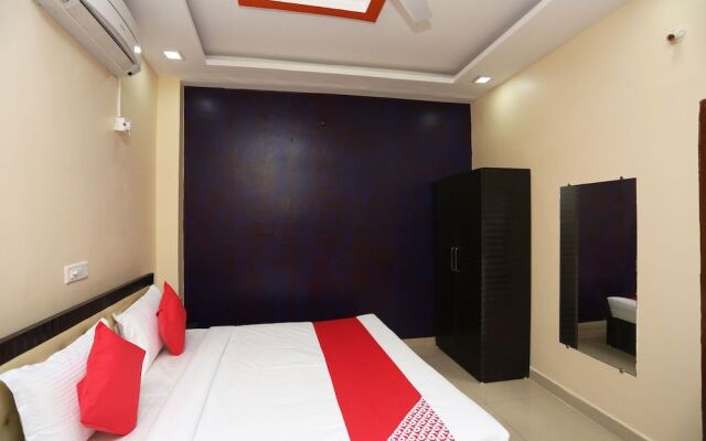 OYO 22665 Hotel Dev Shree