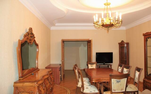 Apartment on Mahammad Nakhchivani 14