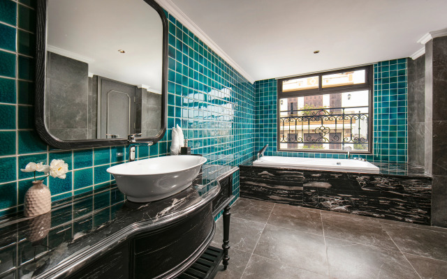 L'Heritage Hotel