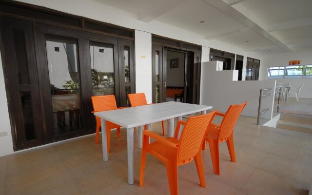 Clubboracay Apartelle