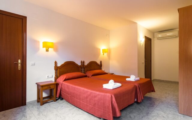 Alluring Apartment in Empuriabrava With Swimming Pool