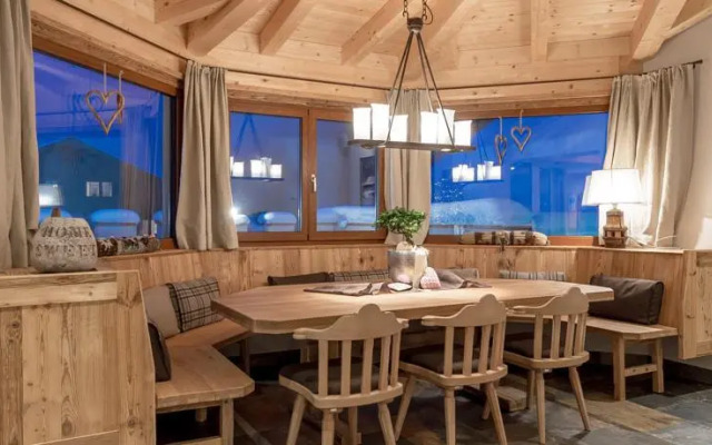 Burghotel Alpenglühn