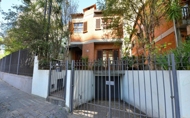 Maestro Ibirapuera Park