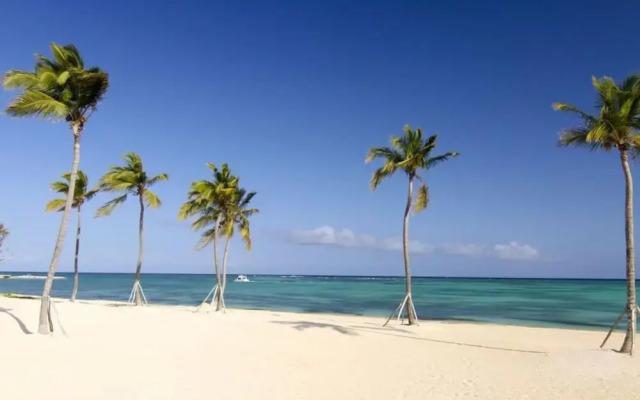 Ocean View apt With Terrace in Punta Palmera