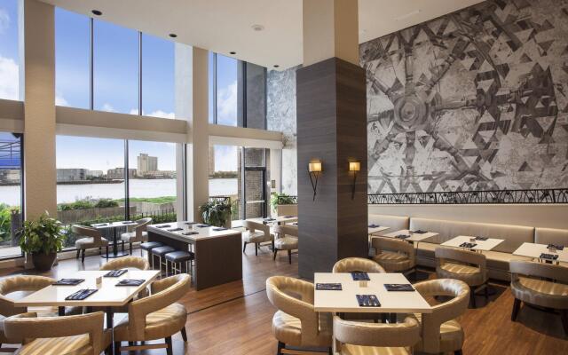 Sheraton Norfolk Waterside Hotel