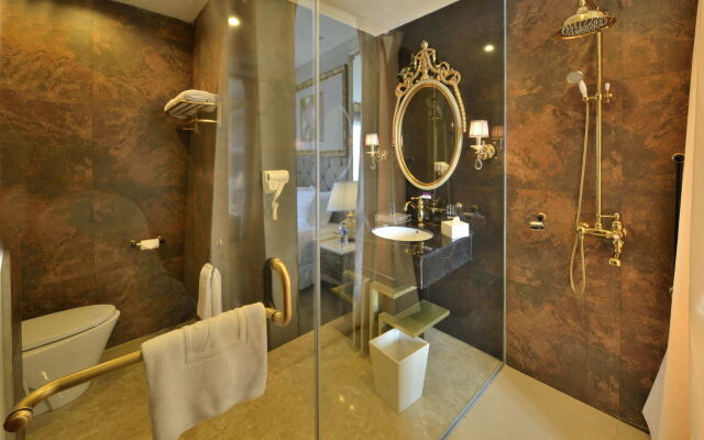 Amaroossa Royal Bogor