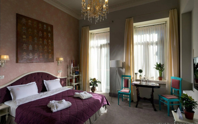 Hotel 19