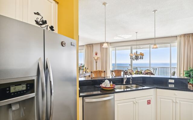 Oceania 907 3 Bedroom Condo by RedAwning