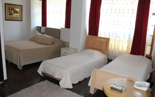 Urla Tarihi Han Otel