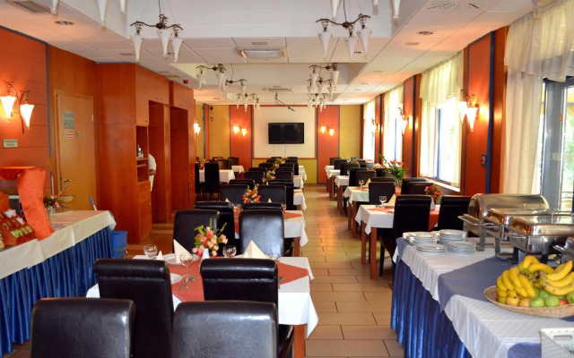 Hotel Veritas