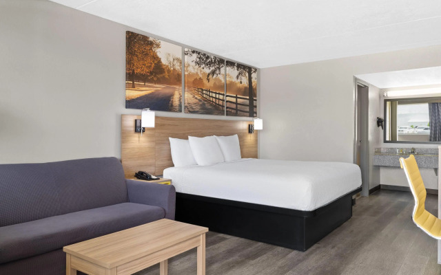Days Inn by Wyndham Conway