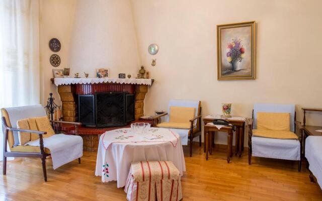 Apartment Βυρωνος