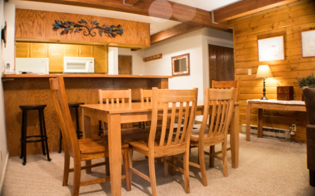 Wood Creek Condominiums