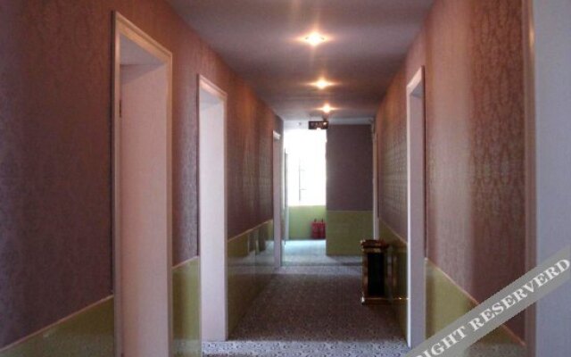 Xin Tu  Hostel
