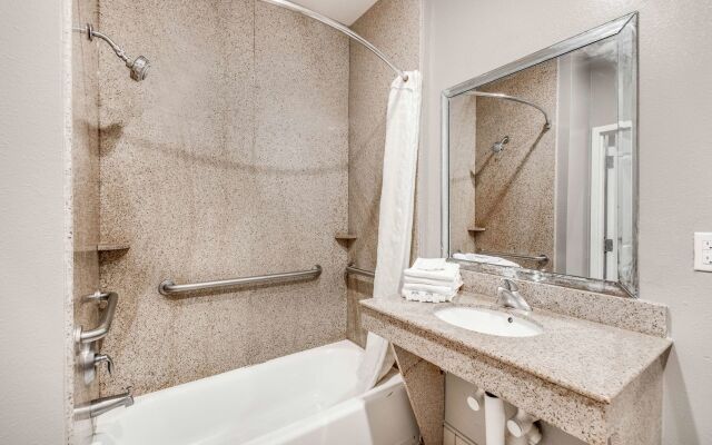 Sonesta Essential North Houston
