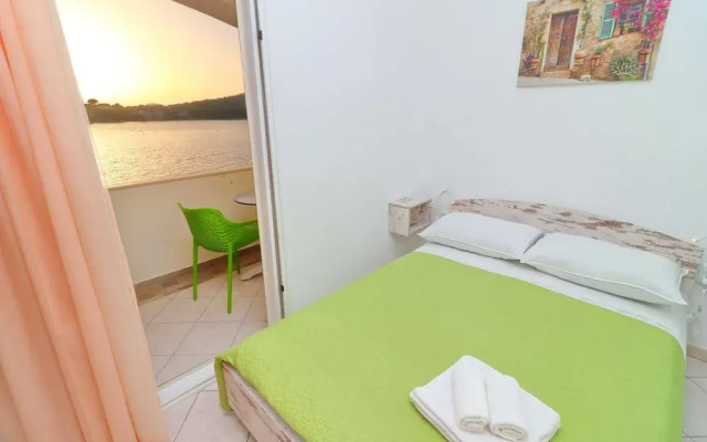 Seafront Apartments Anthony