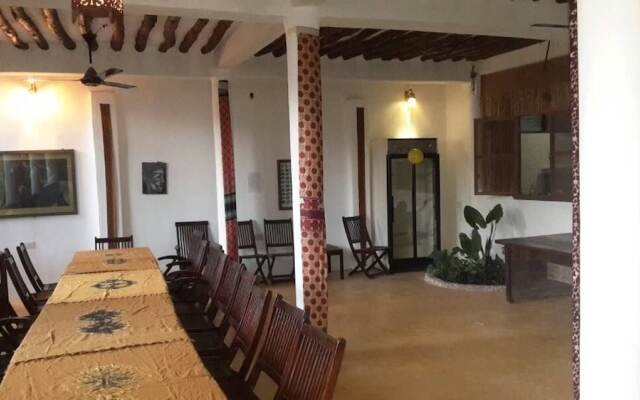 Casa Umoja Guesthouse