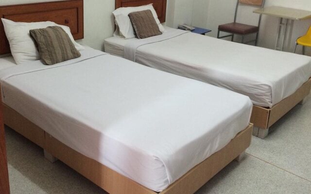 OYO 1161 Sathorn Mansion