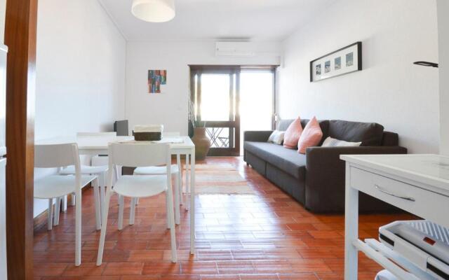 Sesimbra 99 - T2 Apartment