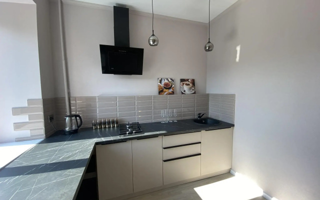 Трехкомнатная квартира с новым ремонтом рядом с ж/д вокзалом