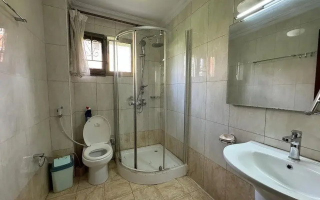 Iwacu Hotel