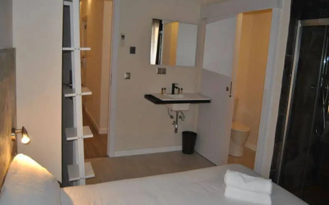 Suites Boutique Jardines del Montornés