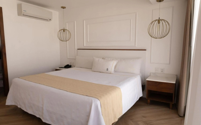 Six Hotel Guadalajara Degollado