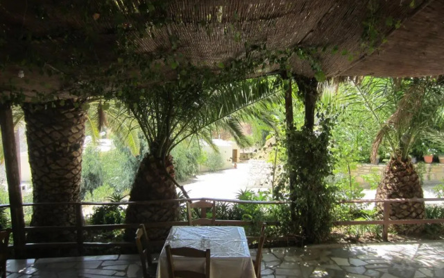 Sfinias Hotel