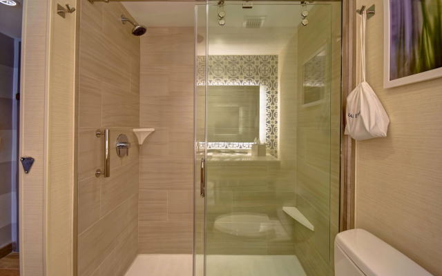 DoubleTree by Hilton Virginia Beach Oceanfront South