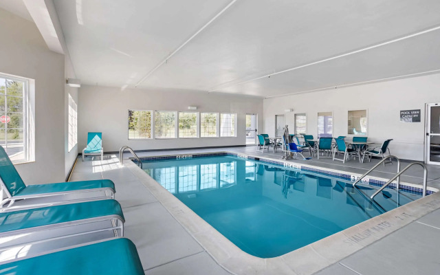 Comfort Inn & Suites Harrisburg-Hershey North