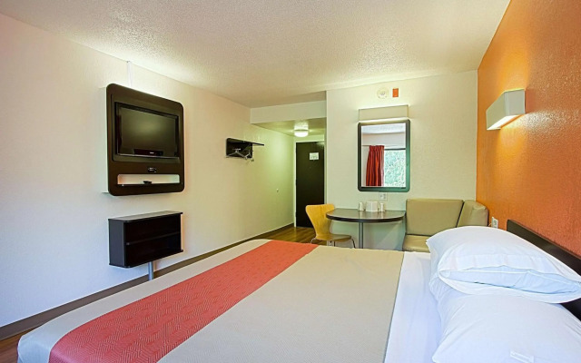 Motel 6 East Brunswick, NJ