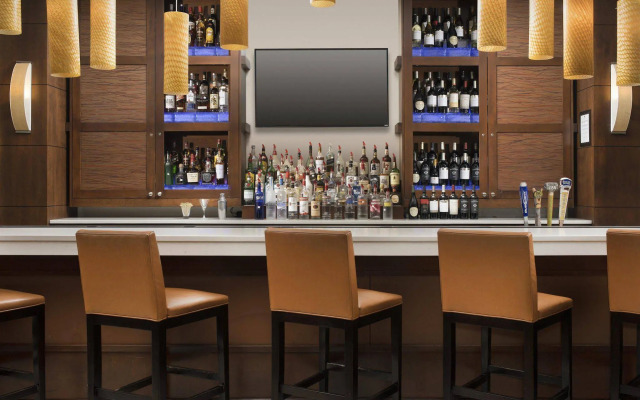 DoubleTree by Hilton Sterling - Dulles Airport